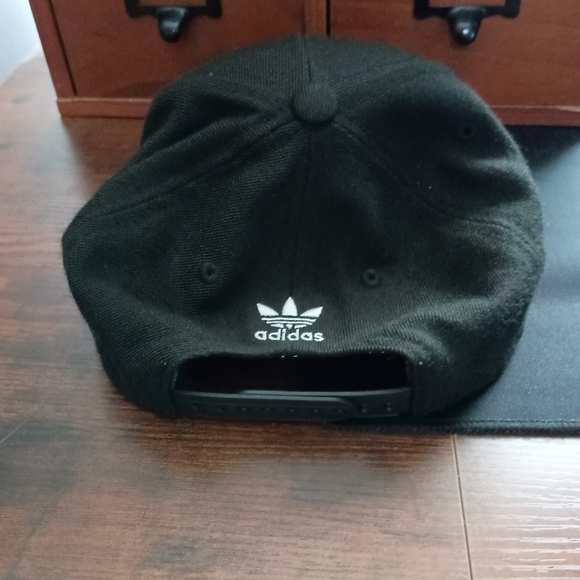 Boys Adidas Adjustable Black Ball Cap - Picture 2 of 5